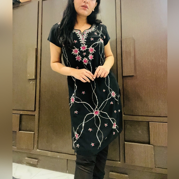 Black heavy work chudidar suit set - Picture 5 of 7